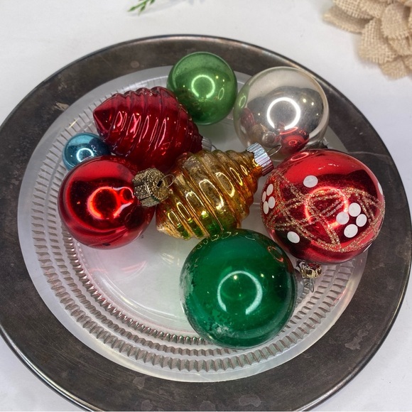 8 Vintage Christmas Ornaments Shiny Brite Colombia Multicolored & Sized Balls